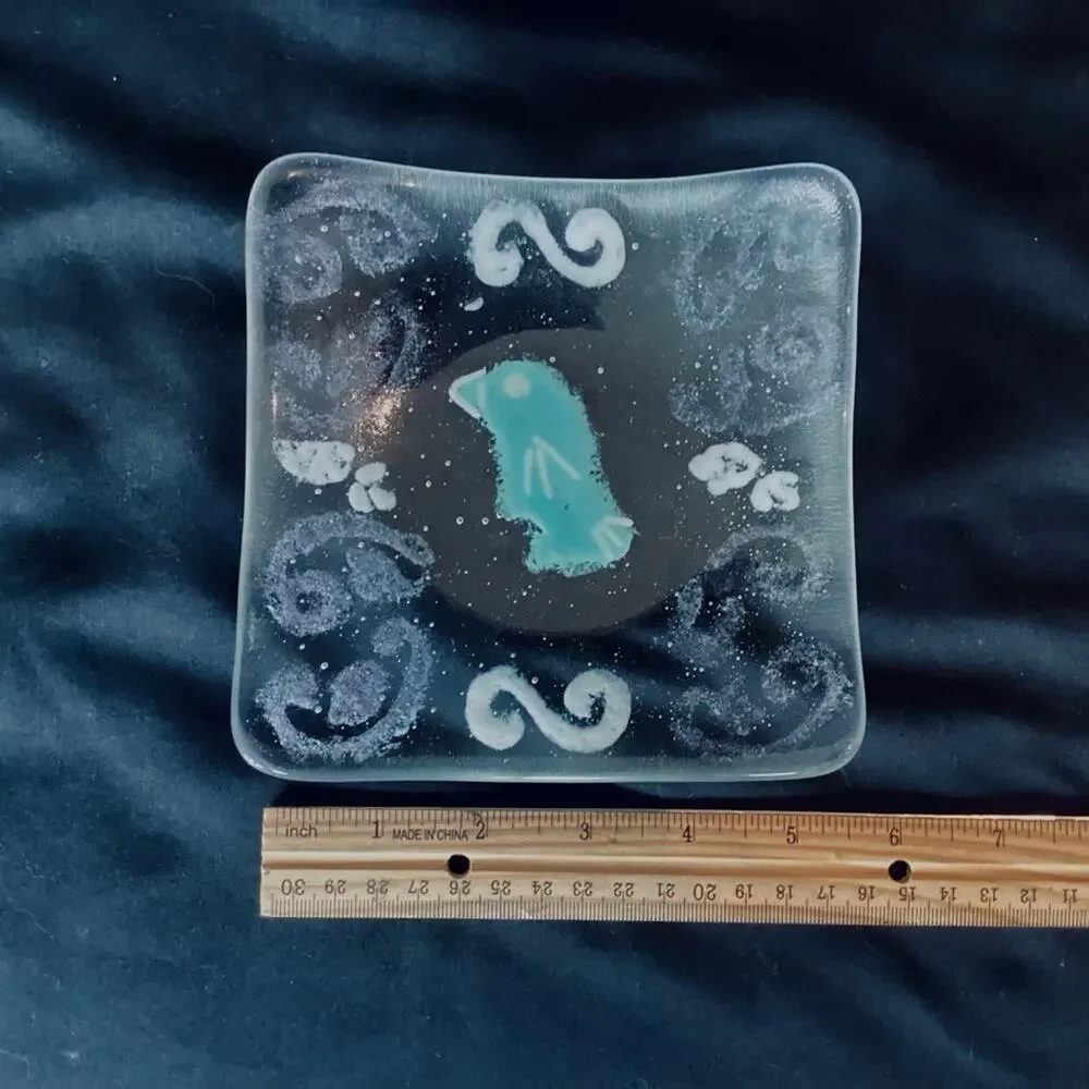 Curved square glass trinket dish - Picture 6 of 6